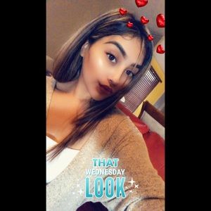 Meet your Posher, Elissa